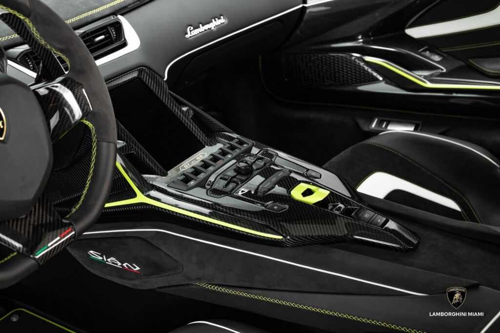 2020 Lamborghini Sián FKP 37, 17/20