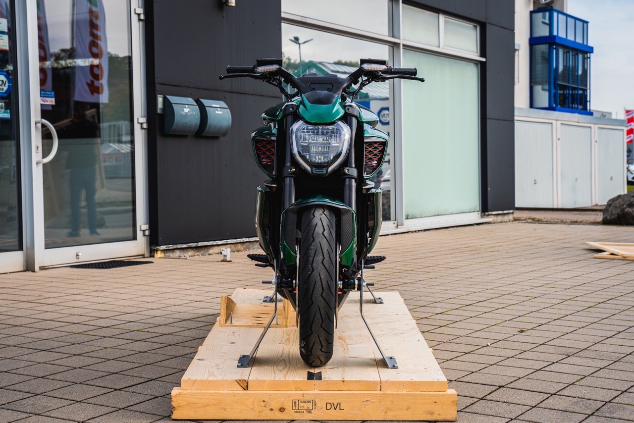2024 Diavel for Bentley, 19/19