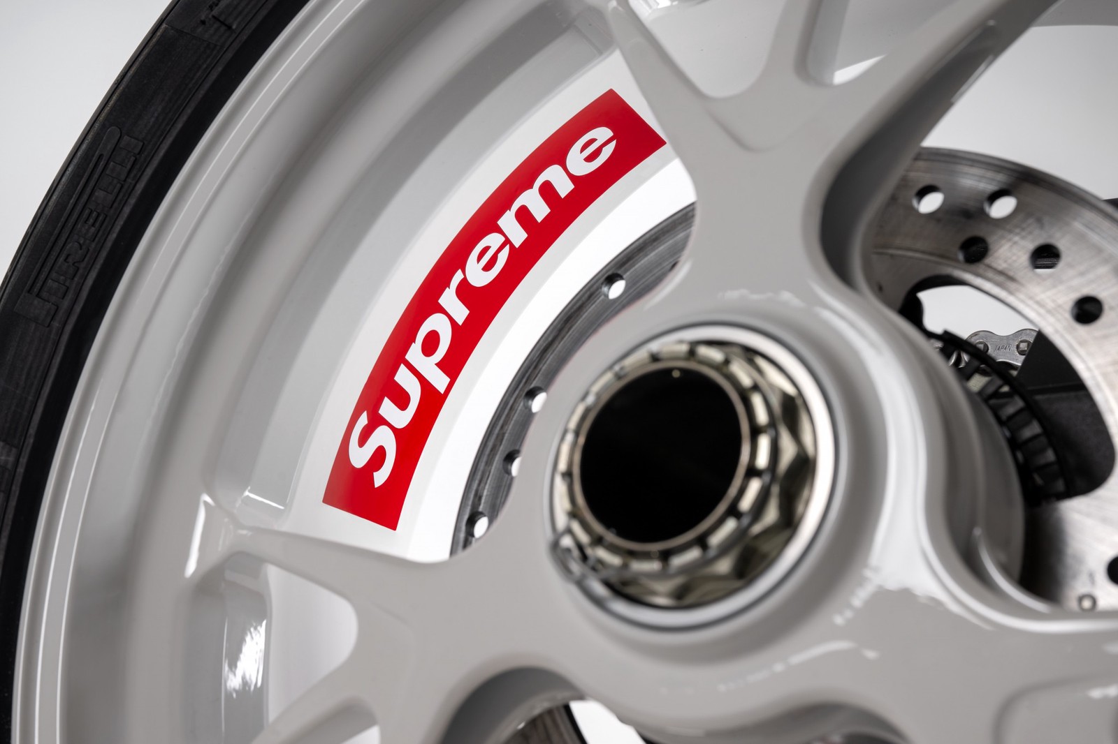 2024 Ducati Streetfighter V4 S Supreme, 7/18