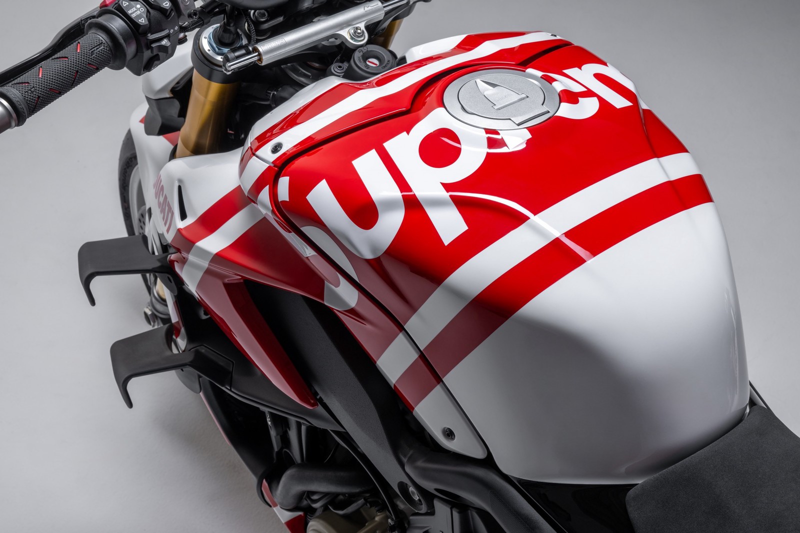 2024 Ducati Streetfighter V4 S Supreme, 10/18