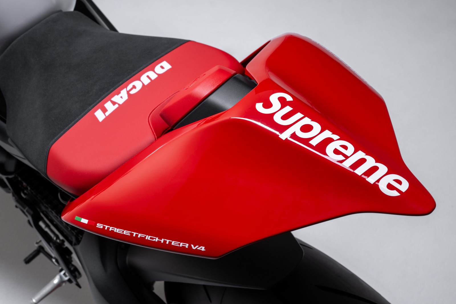 2024 Ducati Streetfighter V4 S Supreme, 12/18