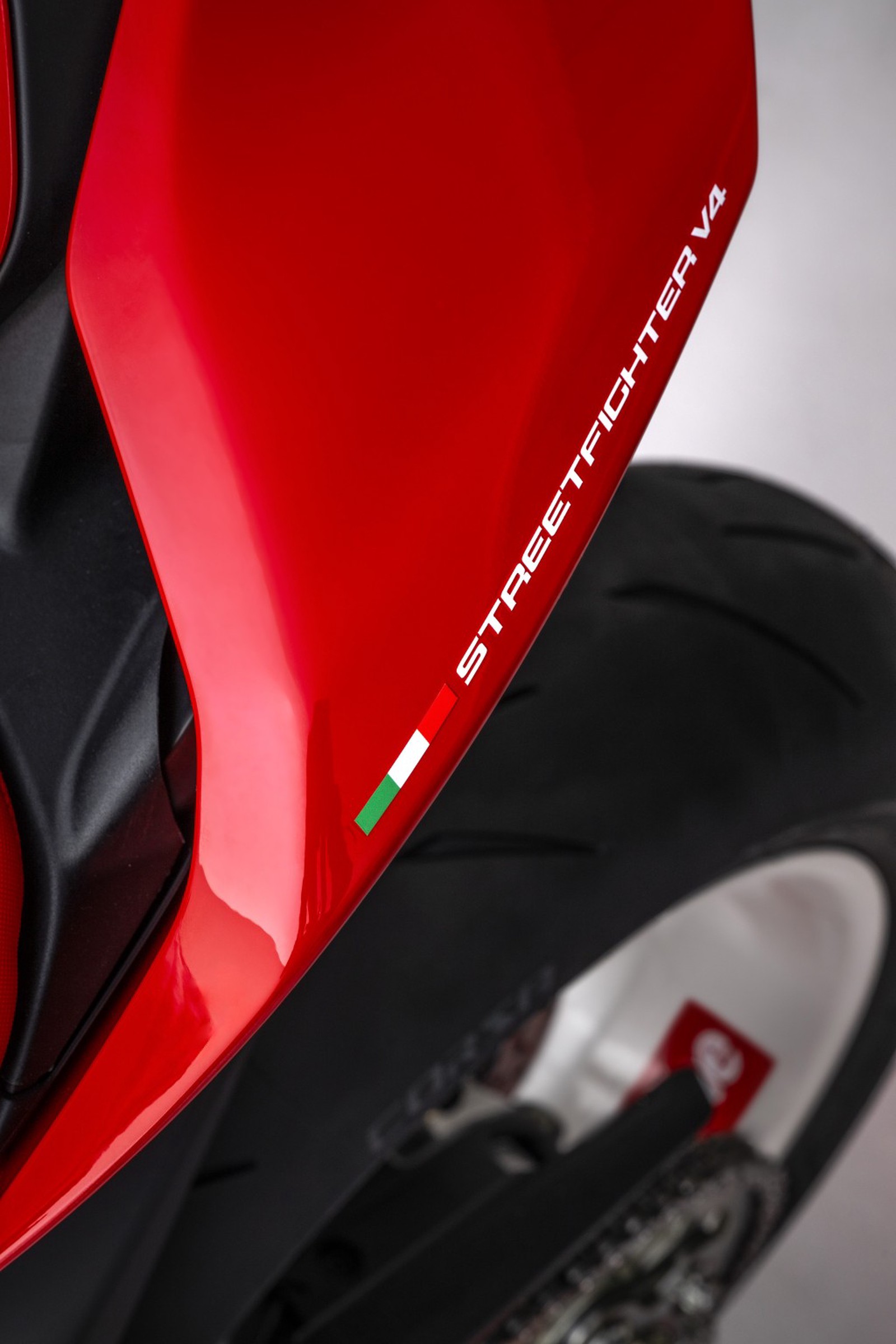 2024 Ducati Streetfighter V4 S Supreme, 15/18