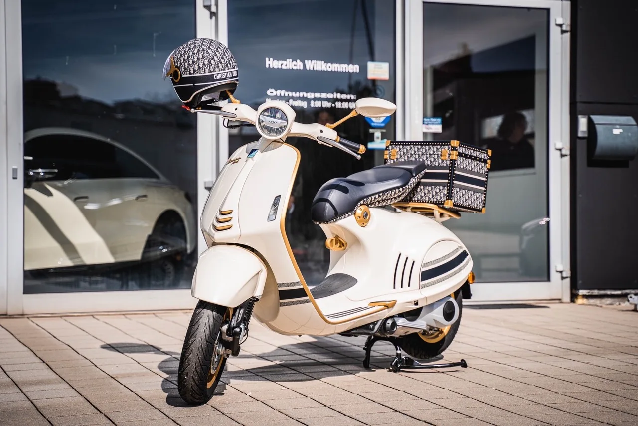 2024 Vespa 946 Christian Dior