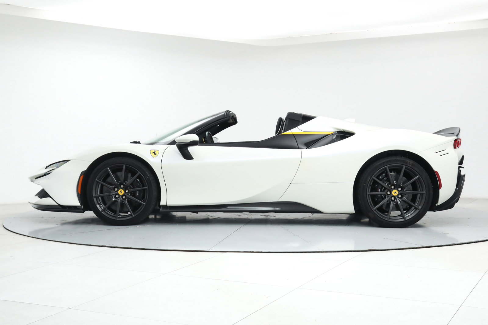2024 Ferrari SF90 Spider Assetto Fiorano