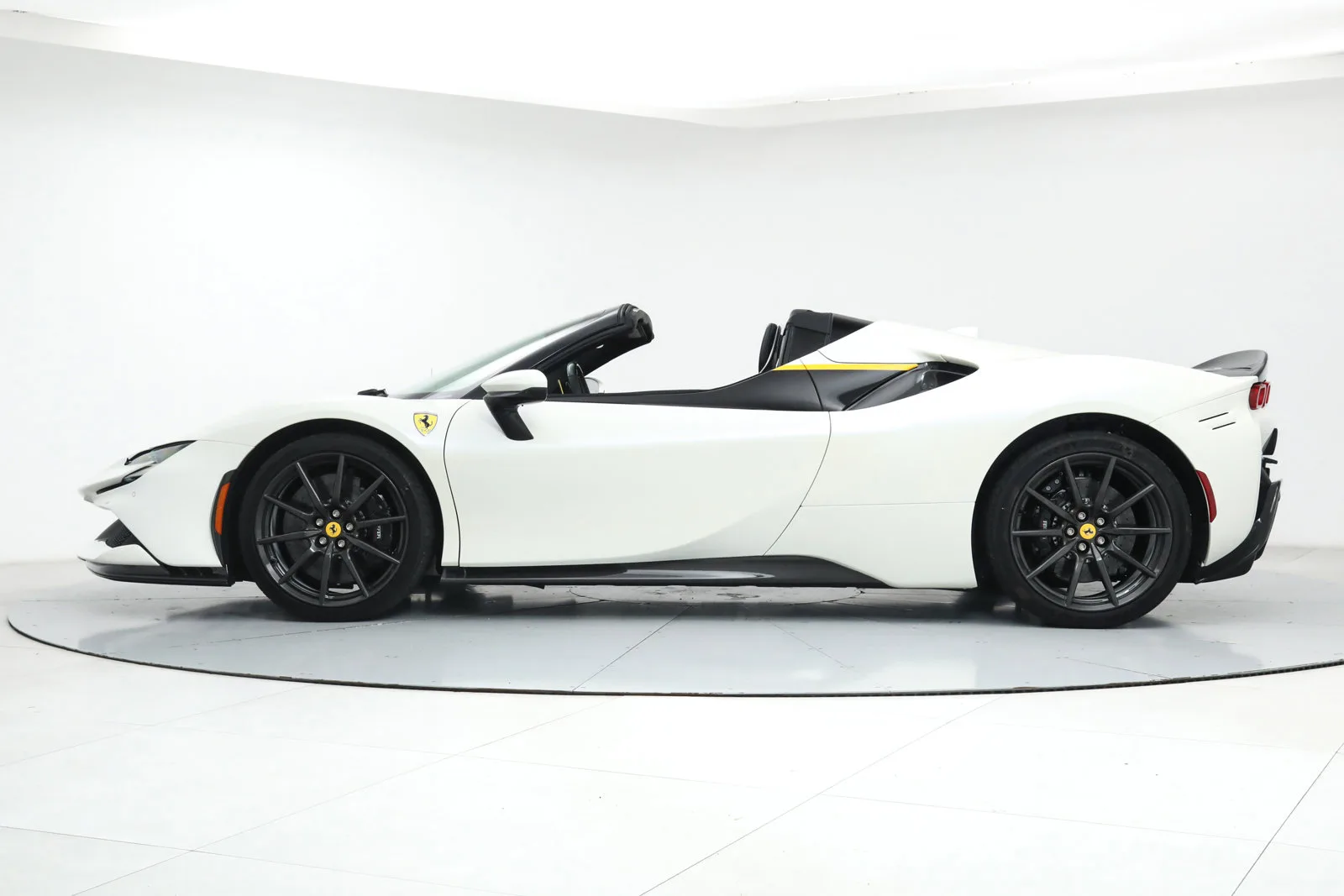 2024 Ferrari SF90 Spider Assetto Fiorano