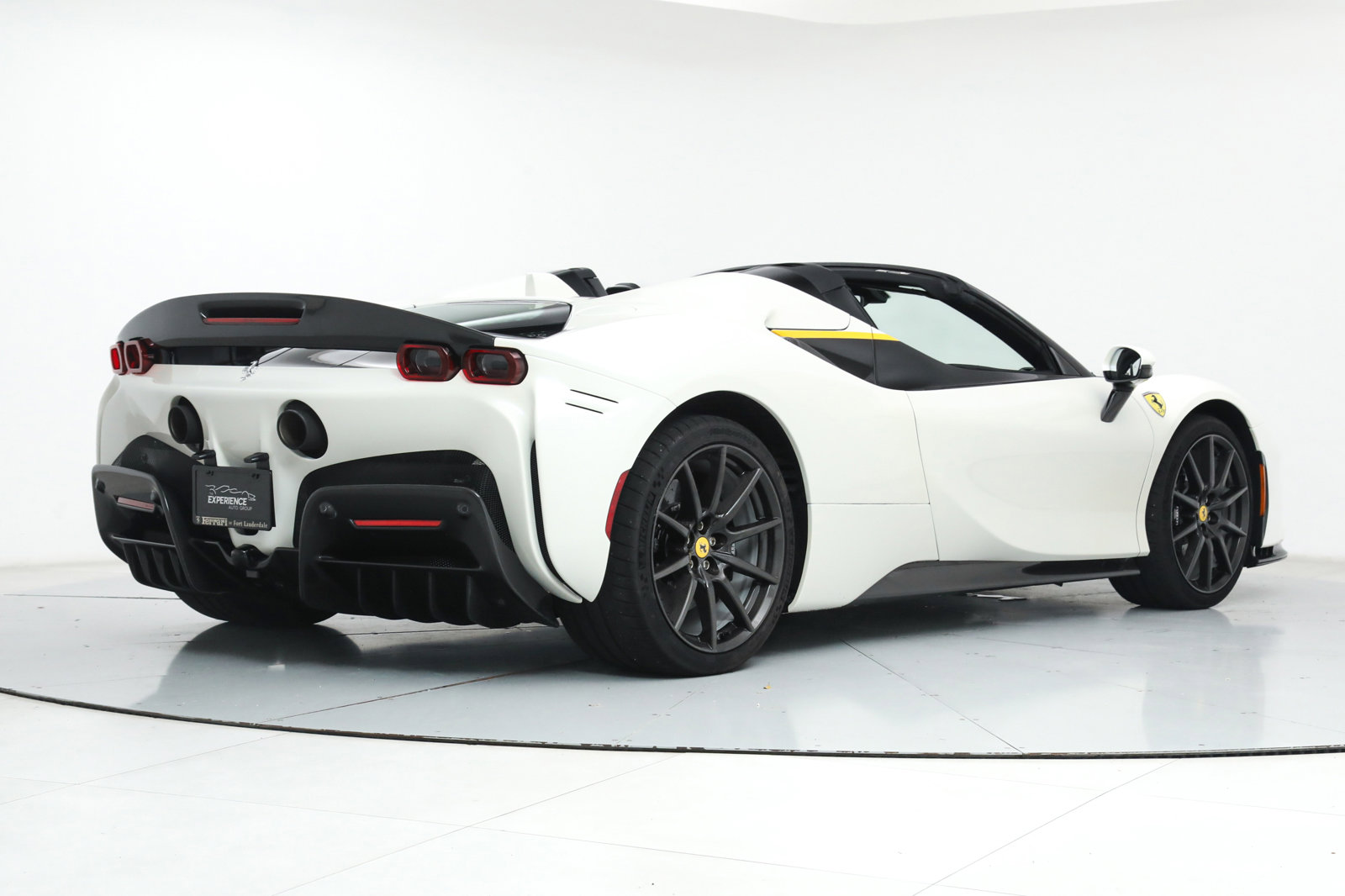 2024 Ferrari SF90 Spider Assetto Fiorano, 2/20
