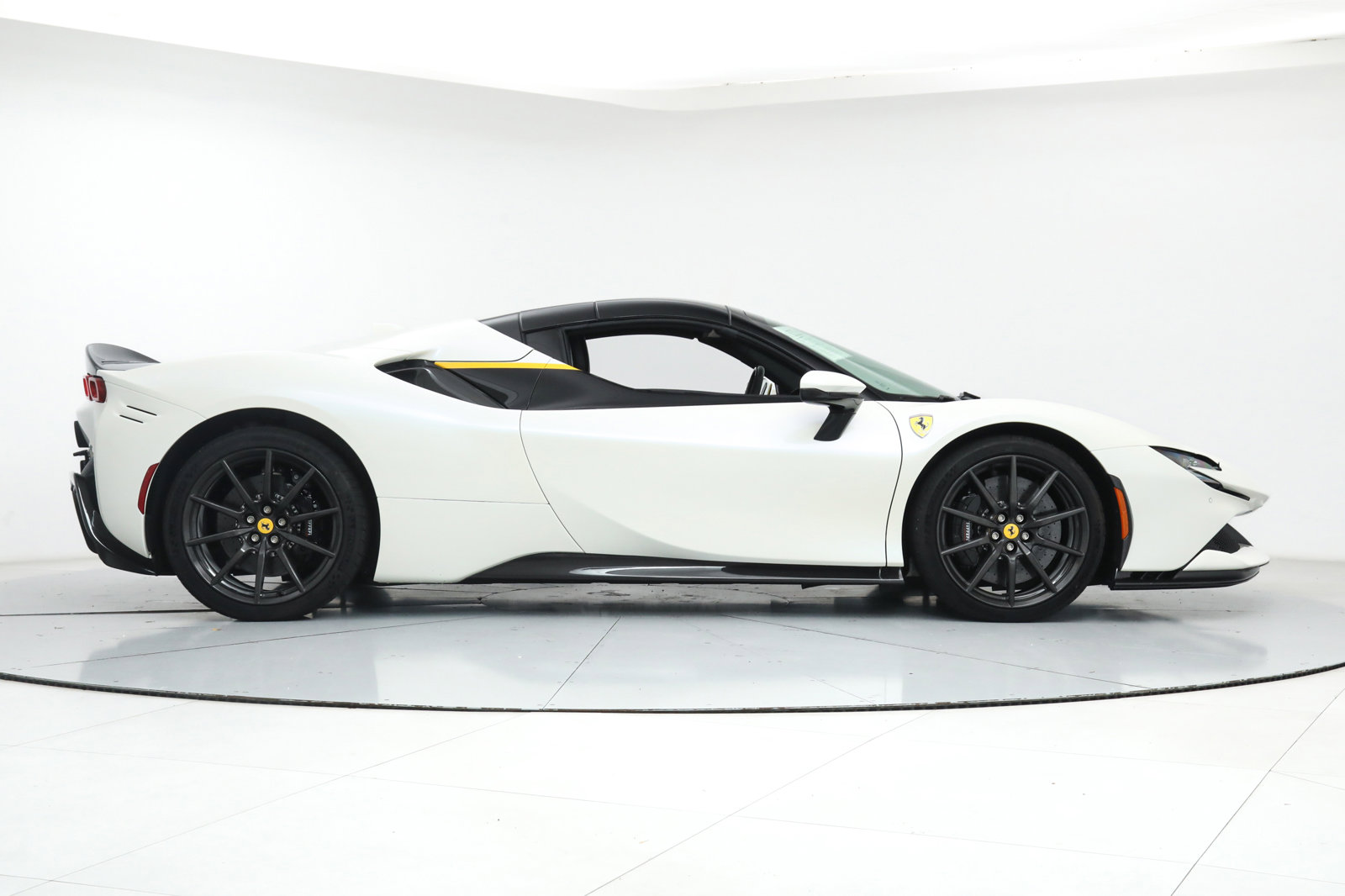 2024 Ferrari SF90 Spider Assetto Fiorano, 10/20