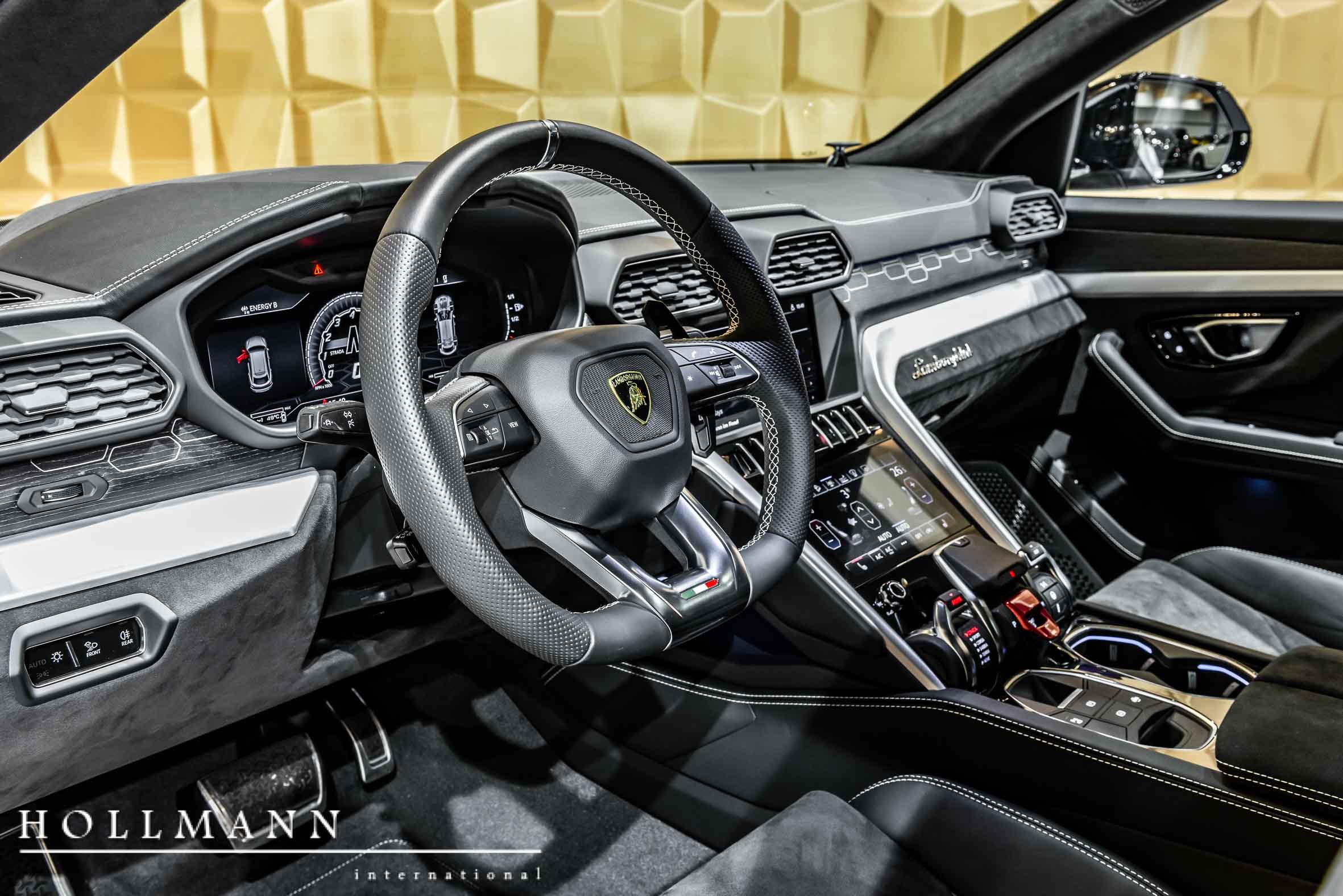 2019 Lamborghini Urus, 2/17
