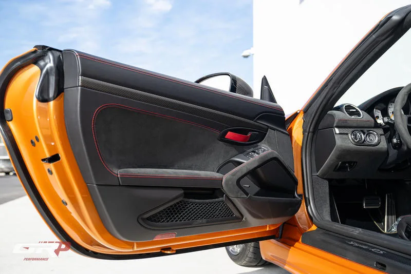 2024 Porsche 718 Spyder RS PTS interior, door panel