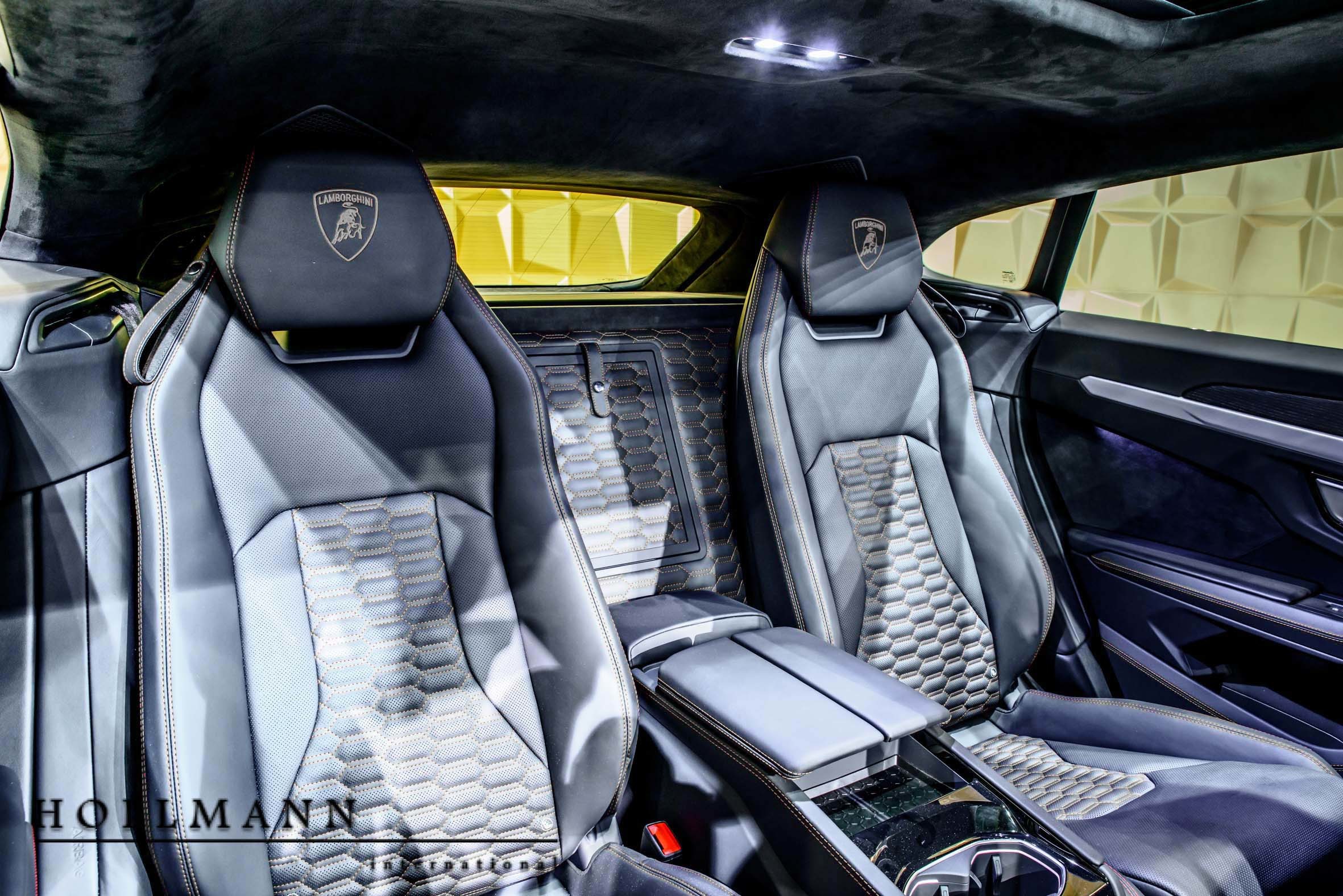 2019 Lamborghini Urus, 3/17
