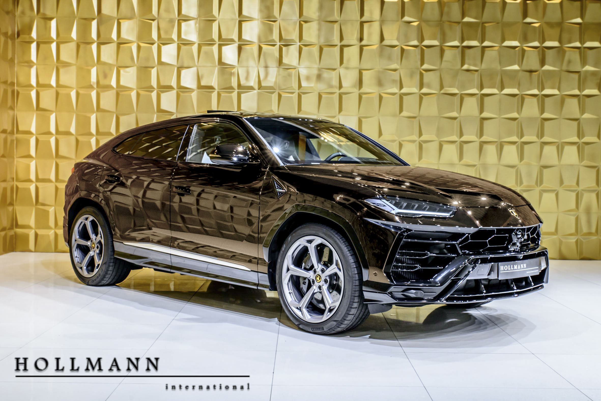 2019 Lamborghini Urus, 7/17