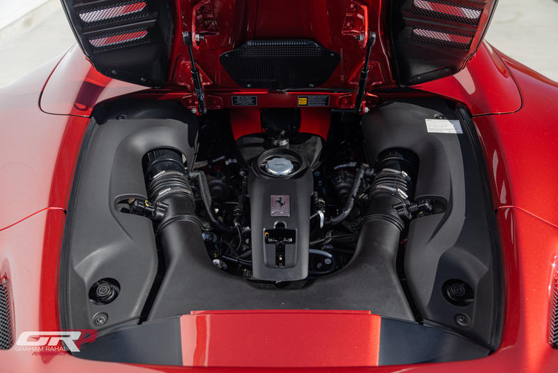 2022 Ferrari F8 Spider, 11/16