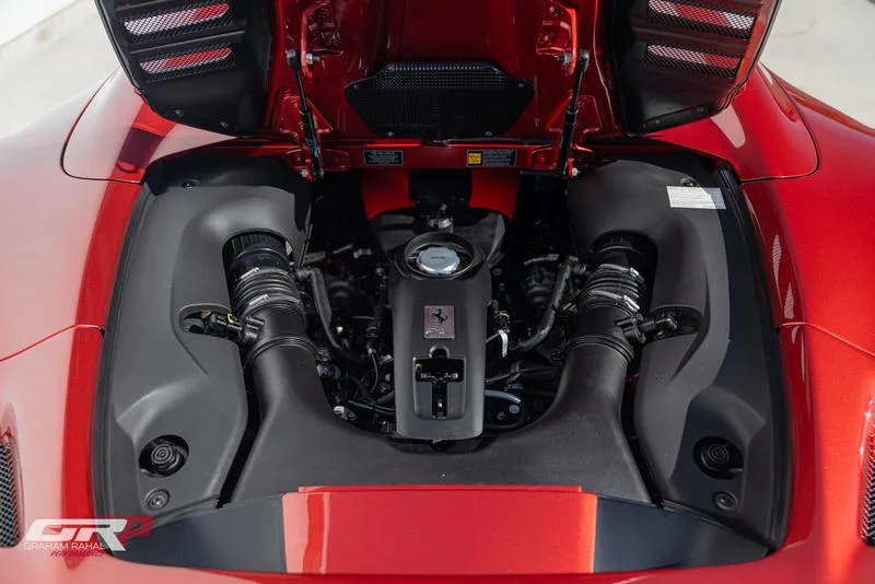 2022 Ferrari F8 Spider engine