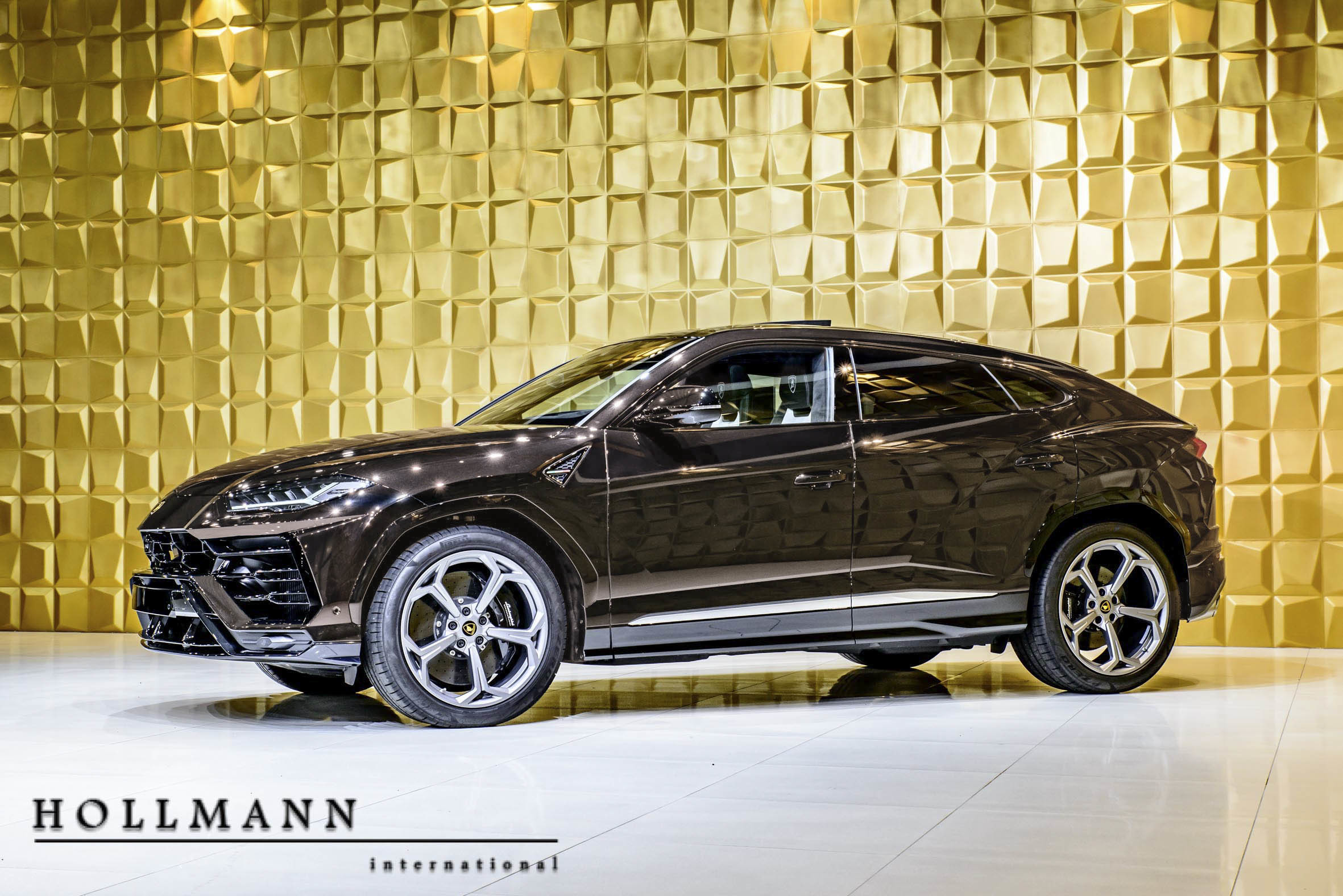 2019 Lamborghini Urus, 11/17