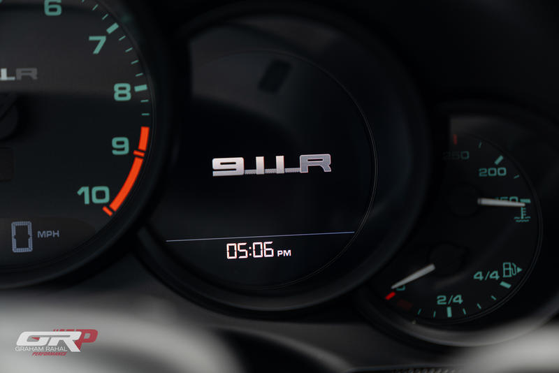 2016 Porsche 911R, 17/19