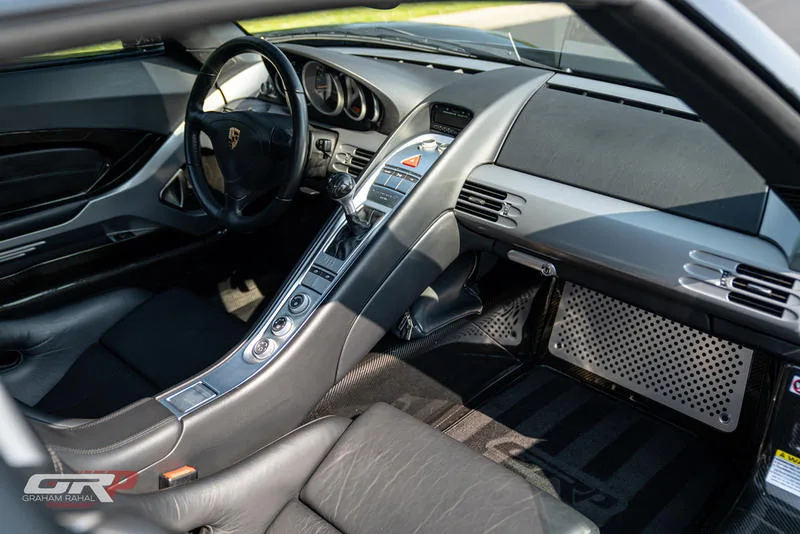 2004 Porsche Carrera GT interior, dashboard