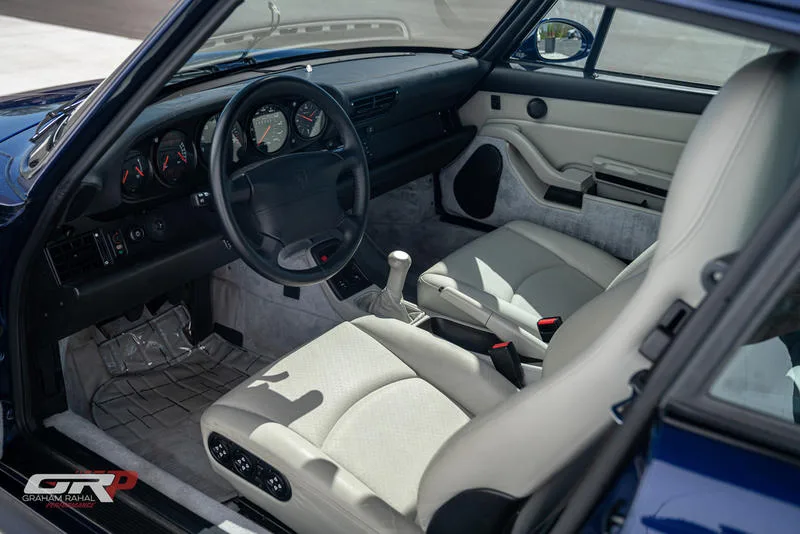 1996 Porsche 911 Turbo 993 interior, dashboard