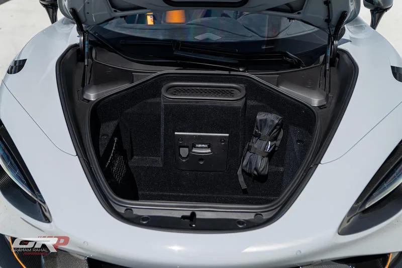 2022 McLaren 765LT Spider trunk