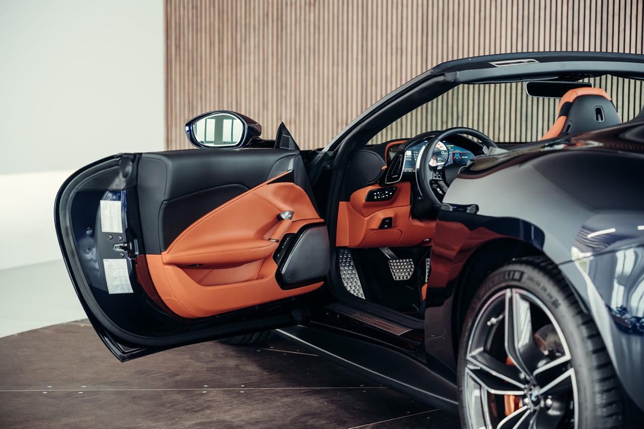2024 Ferrari Roma Spider, 3/20