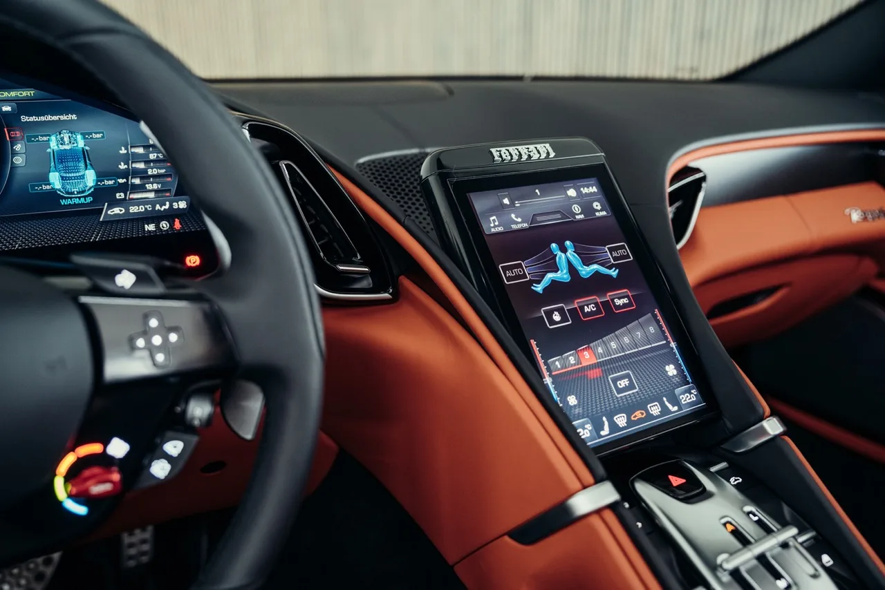 2024 Ferrari Roma Spider interior, Brown