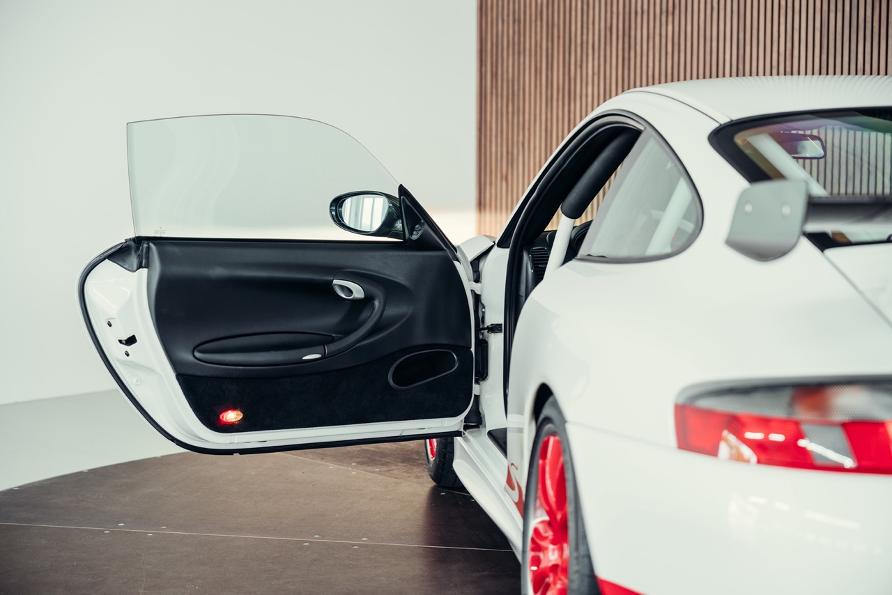 2004 Porsche 996 GT3 RS, 16/20