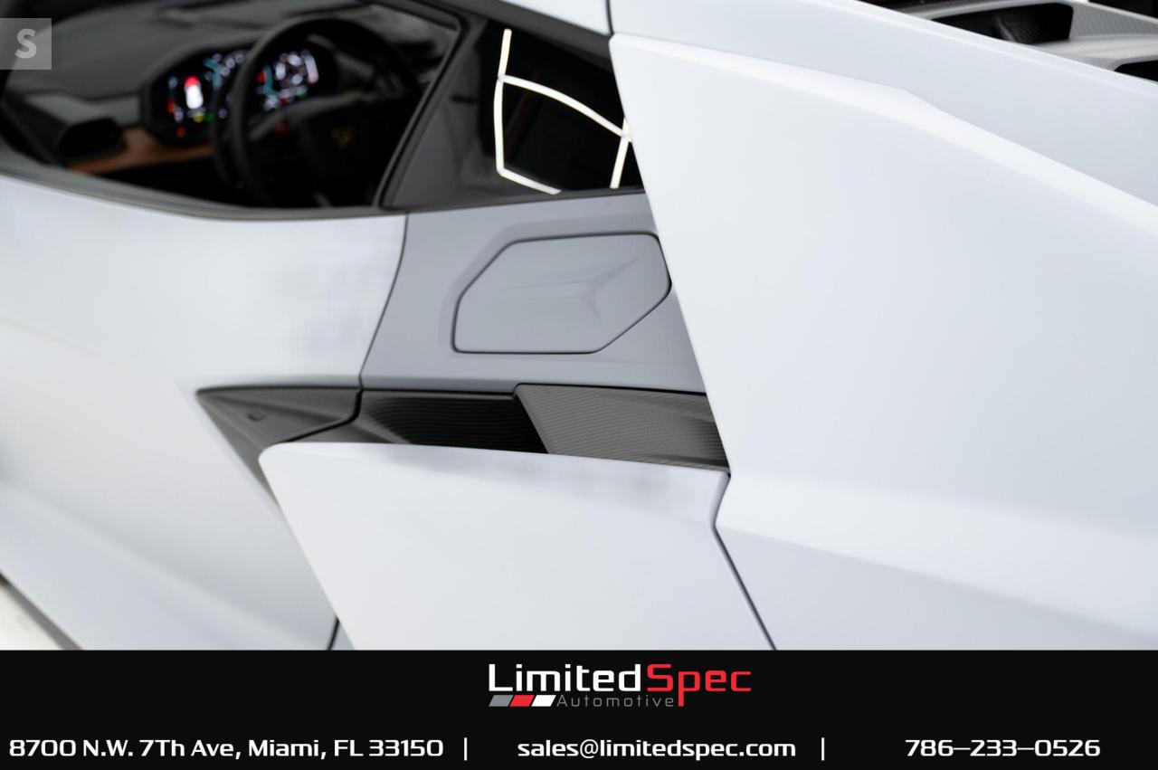 2024 Lamborghini Revuelto, 10/19
