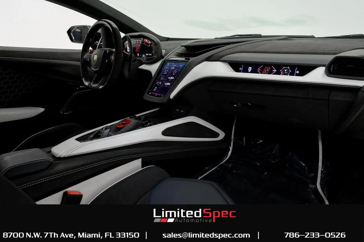 2024 Lamborghini Revuelto interior