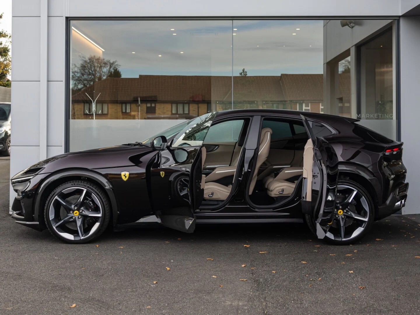 2024 Ferrari Purosangue, 17/19