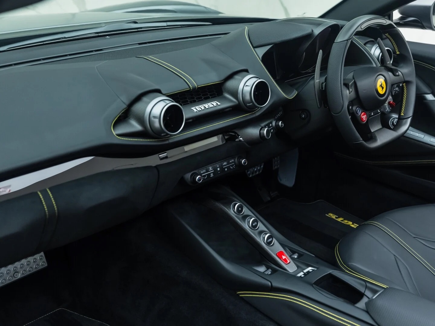 2023 Ferrari 812 GTS, 2/19