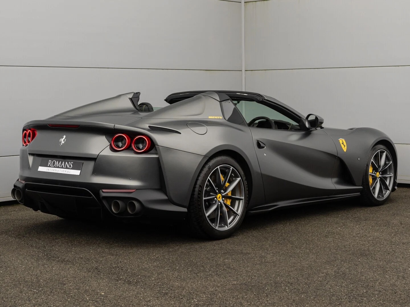 2023 Ferrari 812 GTS, 17/19