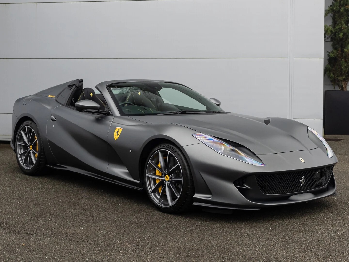 2023 Ferrari 812 GTS, 18/19