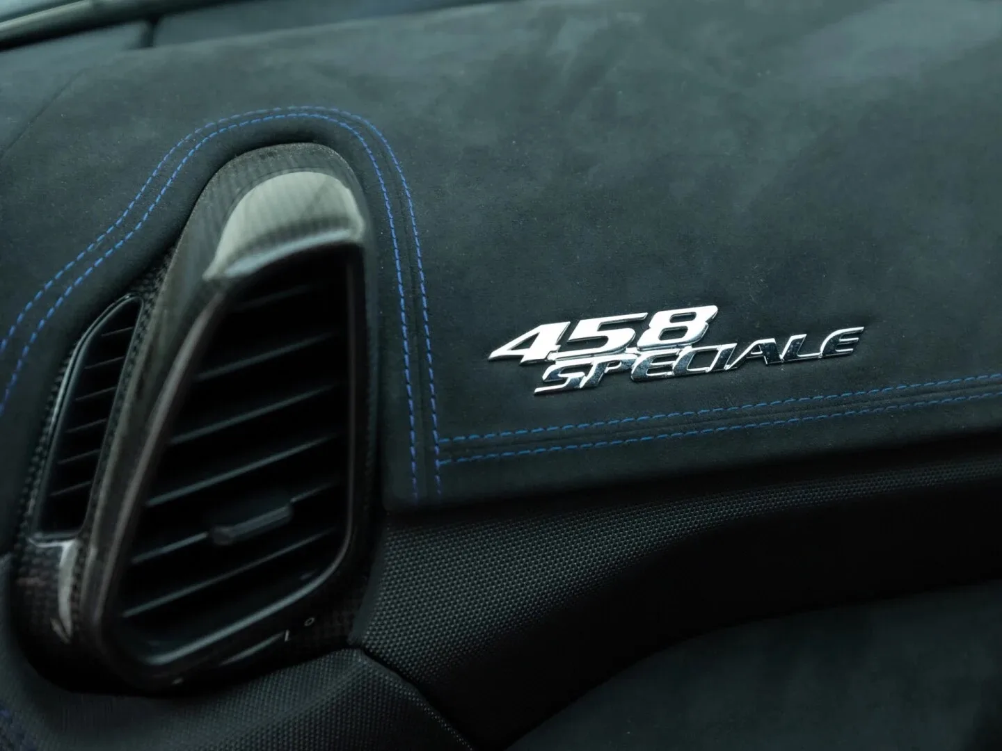 2015 Ferrari 458 Speciale, detail
