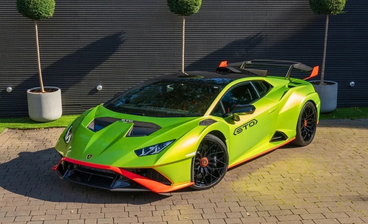 2023 Lamborghini Huracan STO