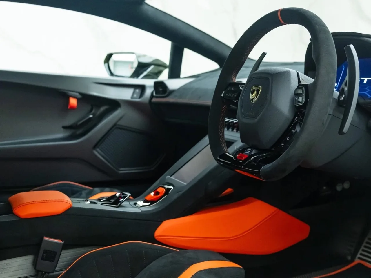 2023 Lamborghini Huracan STO interior, Sportivo Bicolour Alcantara