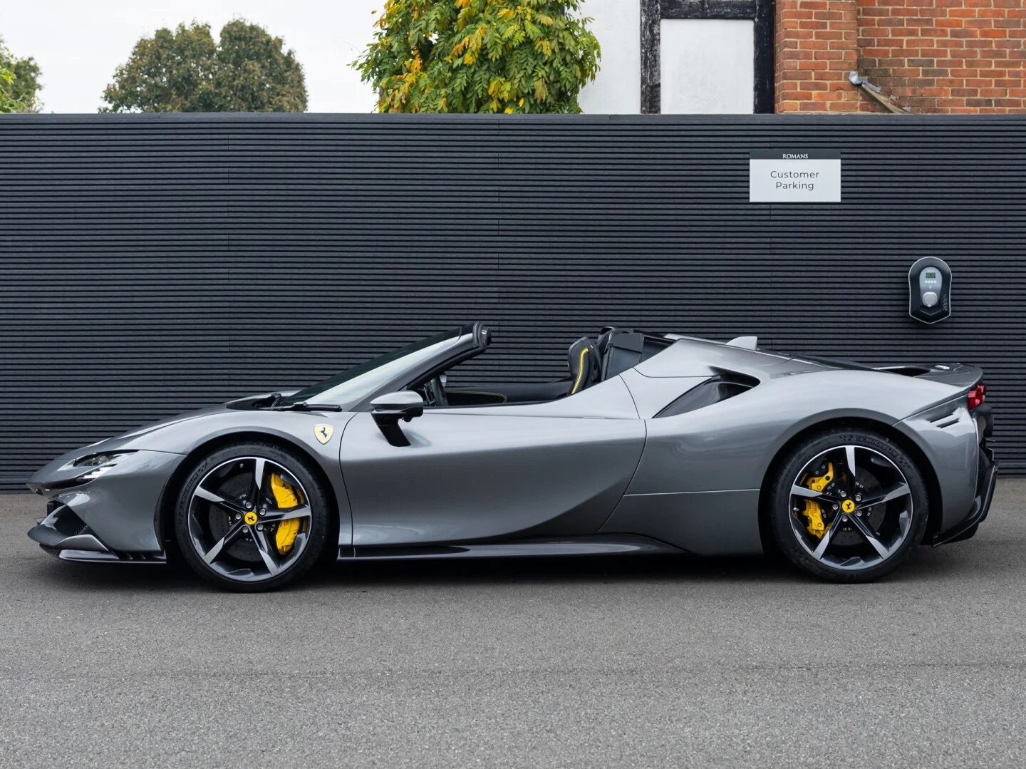 2023 Ferrari SF90 Spider, 6/19