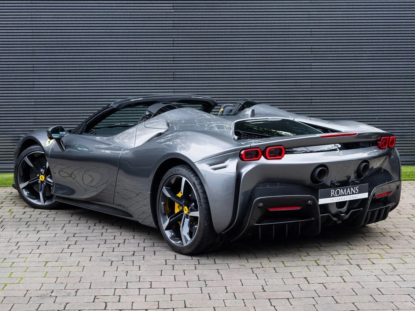 2023 Ferrari SF90 Spider, 7/19
