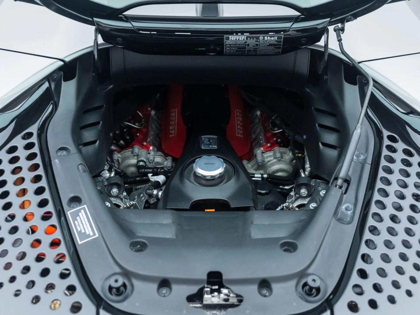 2023 Ferrari SF90 Spider, 17/19