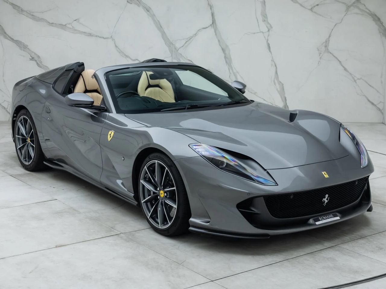 2020 Ferrari 812 GTS, 9/16