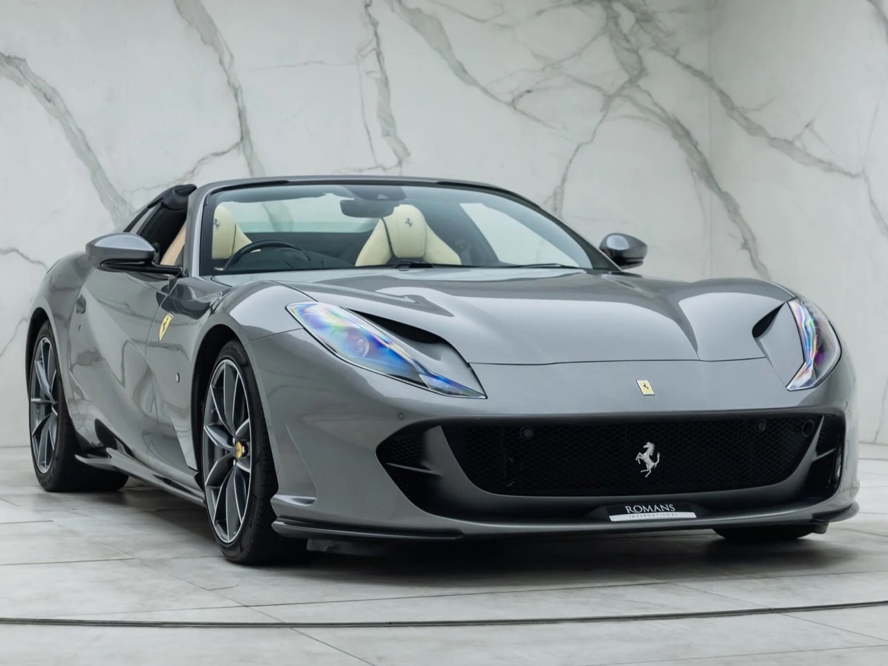 2020 Ferrari 812 GTS, 11/16