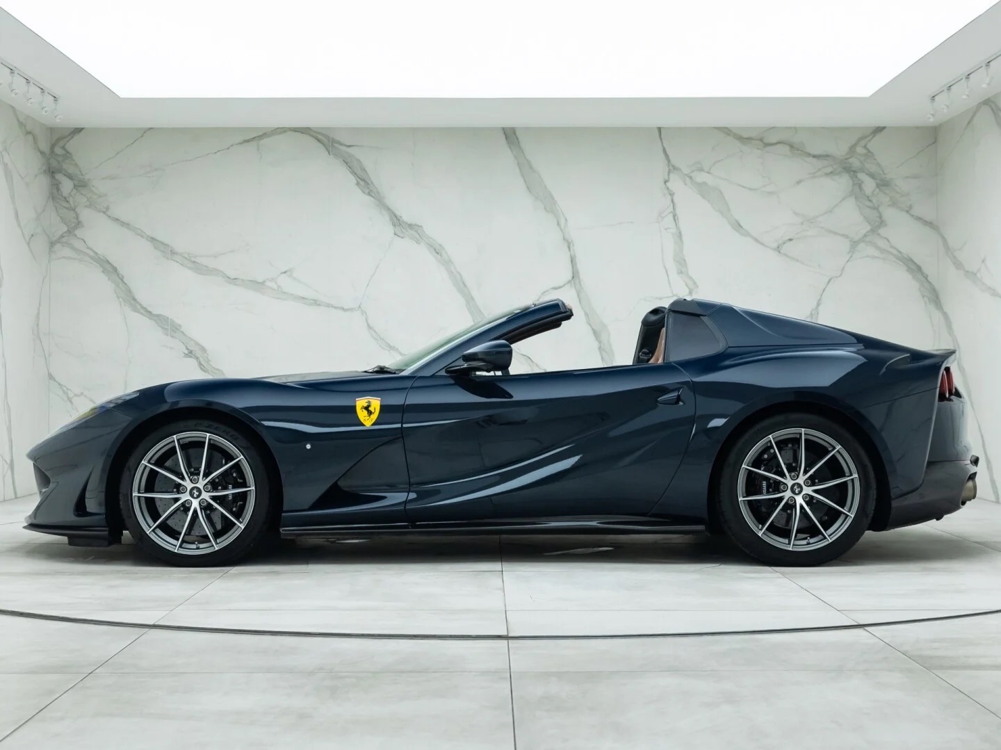2021 Ferrari 812 GTS, 13/15