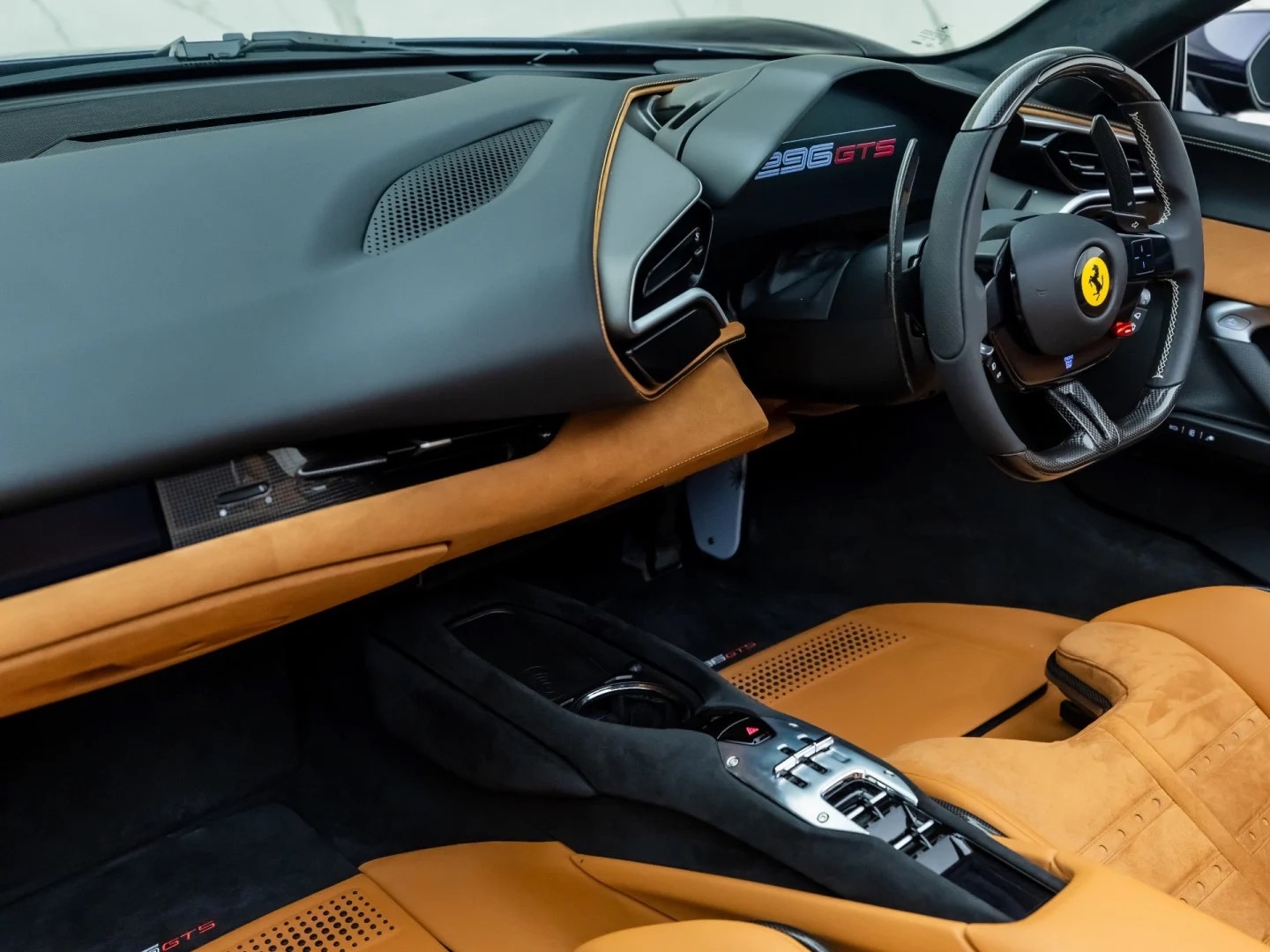 2023 Ferrari 296 GTS, 6/18