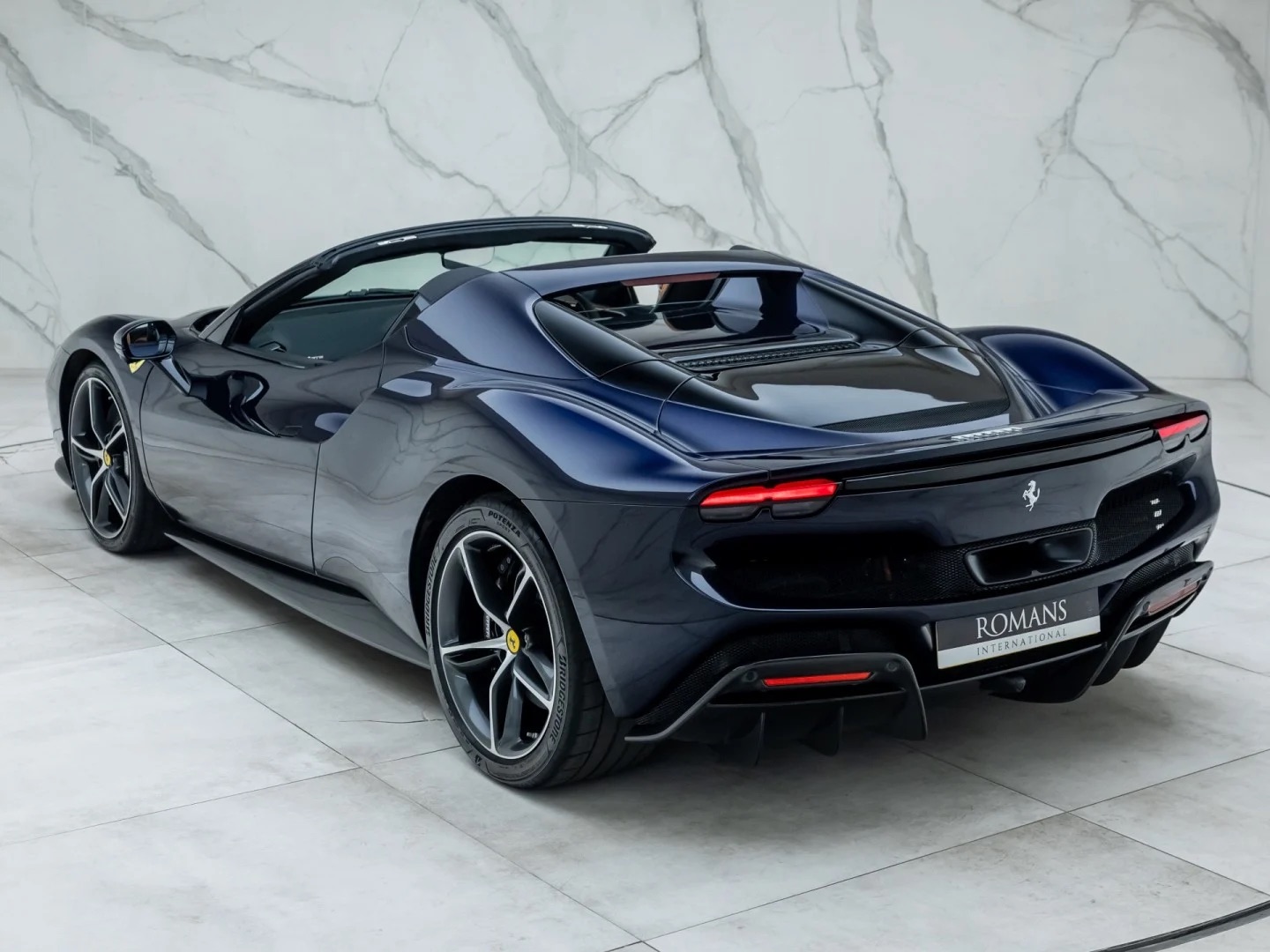 2023 Ferrari 296 GTS, 10/18
