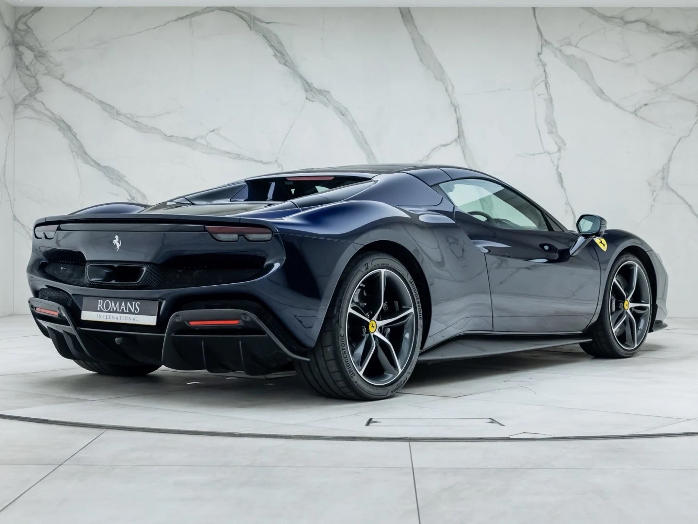 2023 Ferrari 296 GTS, 15/18