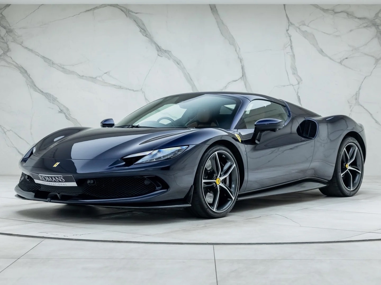 2023 Ferrari 296 GTS, 17/18