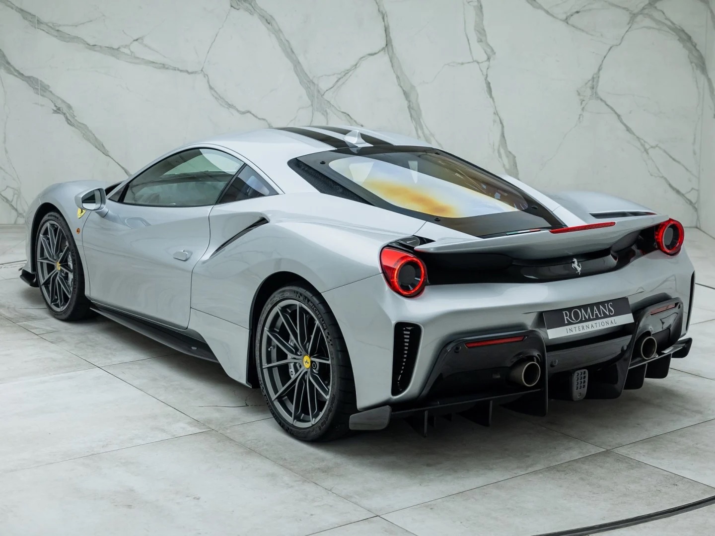 2019 Ferrari 488 Pista, 3/18