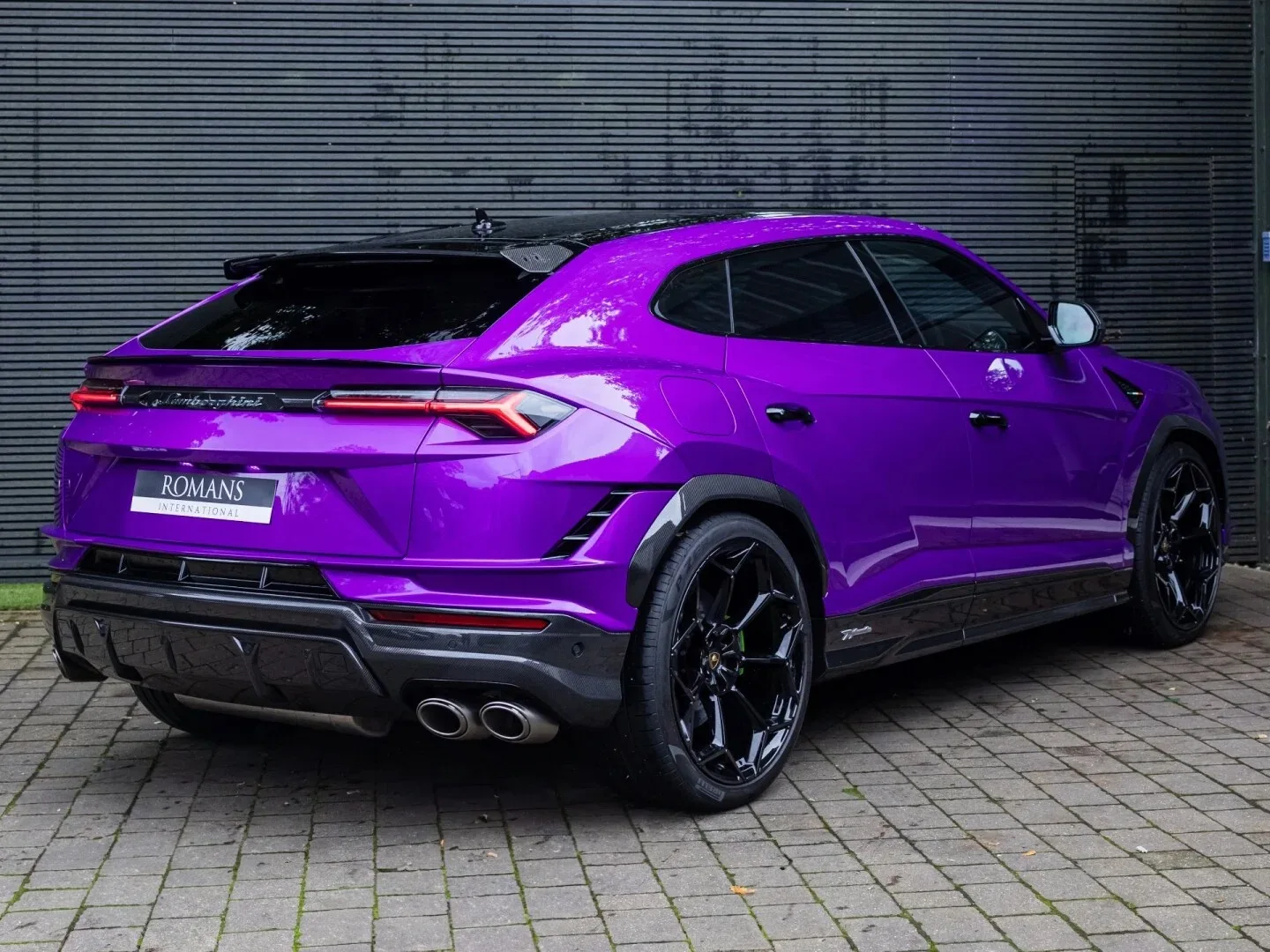 2024 Lamborghini Urus Performante, rear three-quarter view, Viola Pasifae