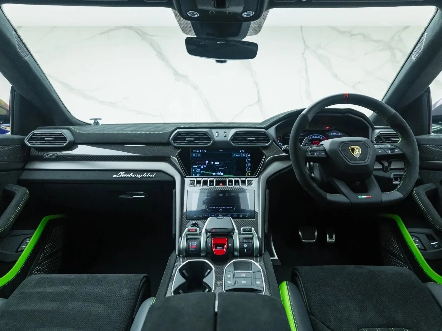 2024 Lamborghini Urus Performante interior, dashboard, Sportivo Bicolour Alcantara