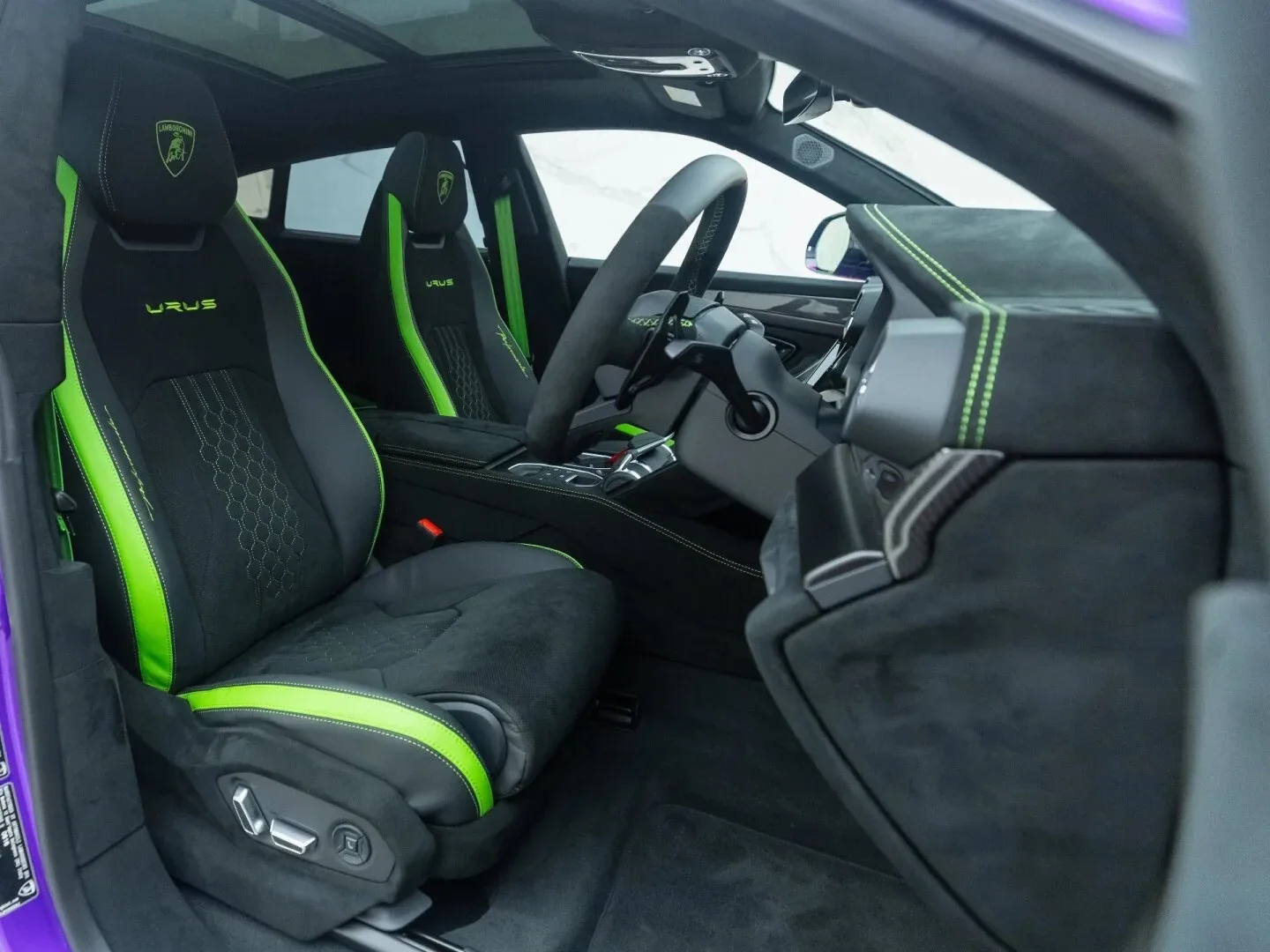 2024 Lamborghini Urus Performante interior, Sportivo Bicolour Alcantara