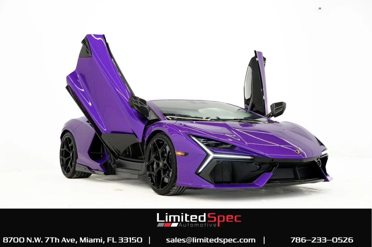 2024 Lamborghini Revuelto