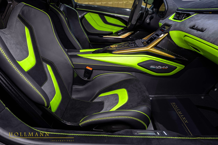 2021 Lamborghini Sián FKP 37, 17/20
